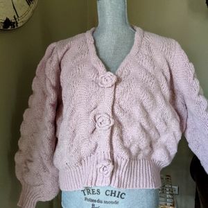 EN Crème Cropped Flower Button Sweater Cardigan pink ADORABLE small Snap closure